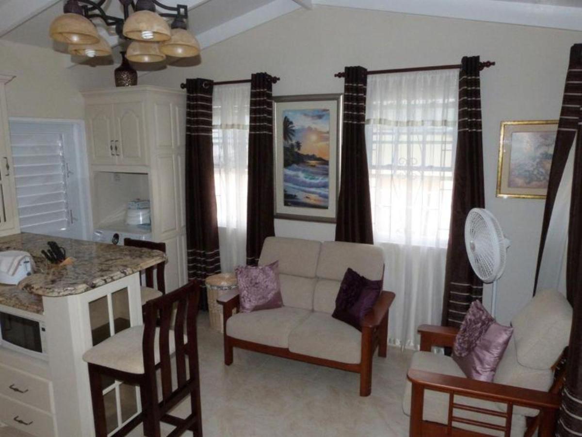 Hopeville Apartments Christ Church Bilik gambar